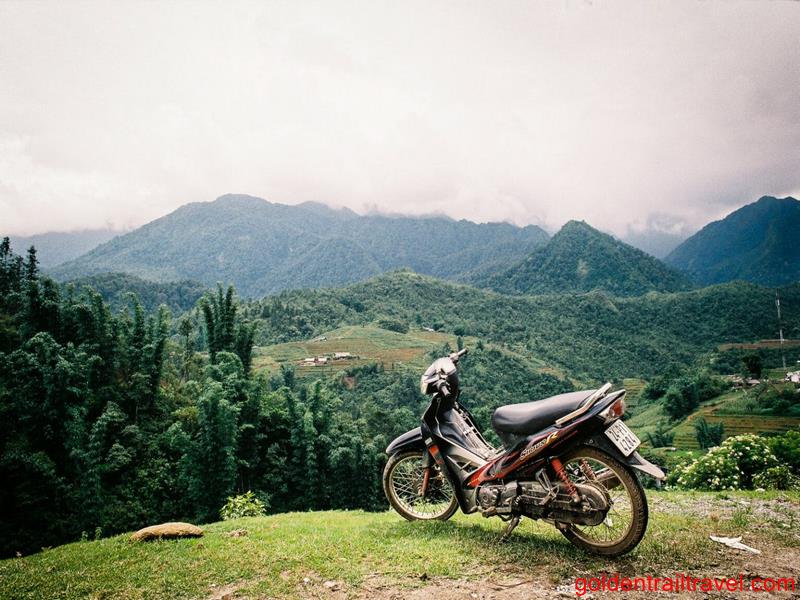 Small Northwest Loop 4 Days Motorbiking: GTT402